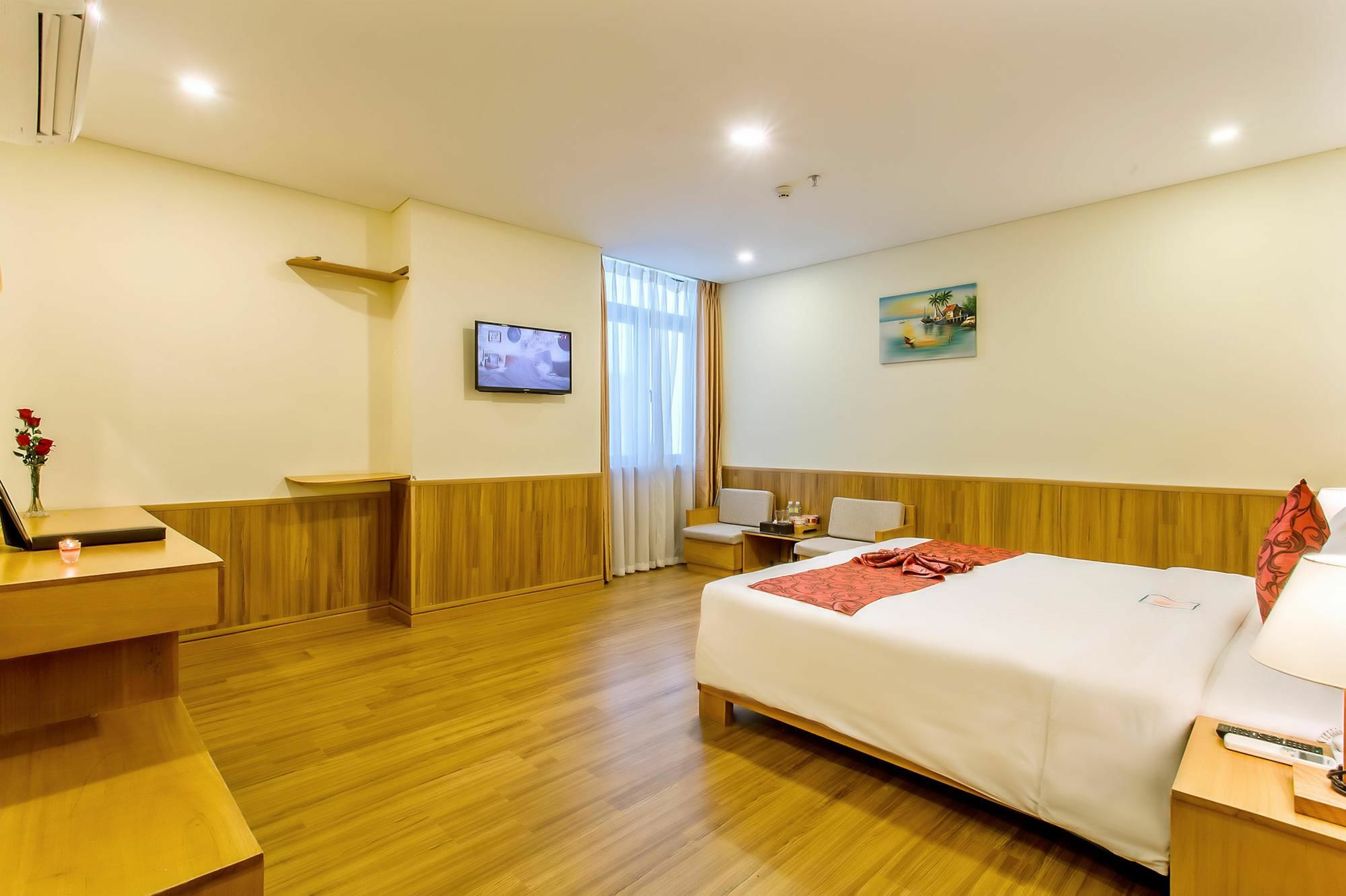 Lunar Hotel Danang מראה חיצוני תמונה