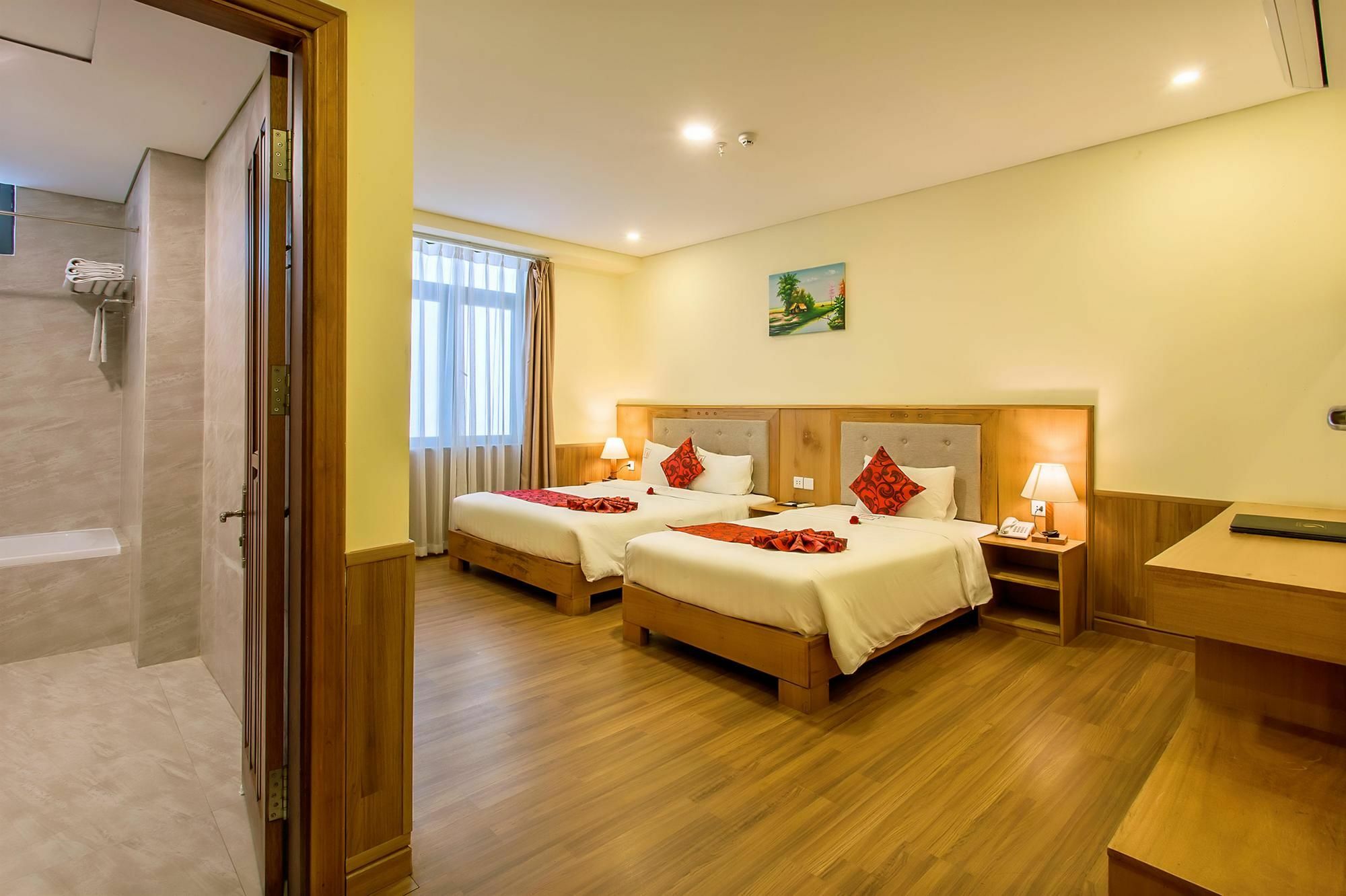 Lunar Hotel Danang מראה חיצוני תמונה