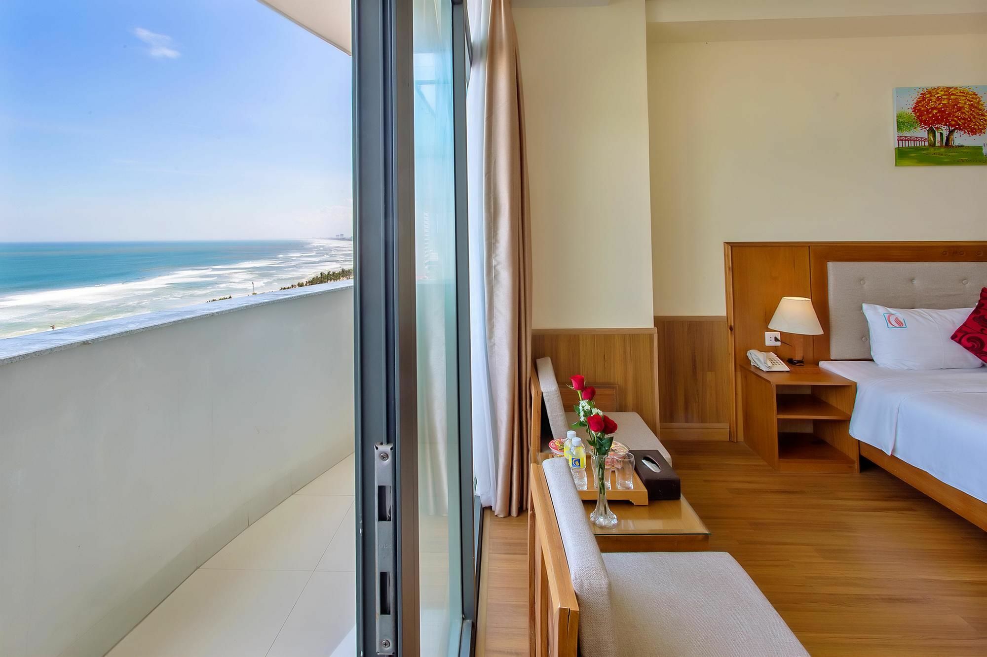 Lunar Hotel Danang מראה חיצוני תמונה